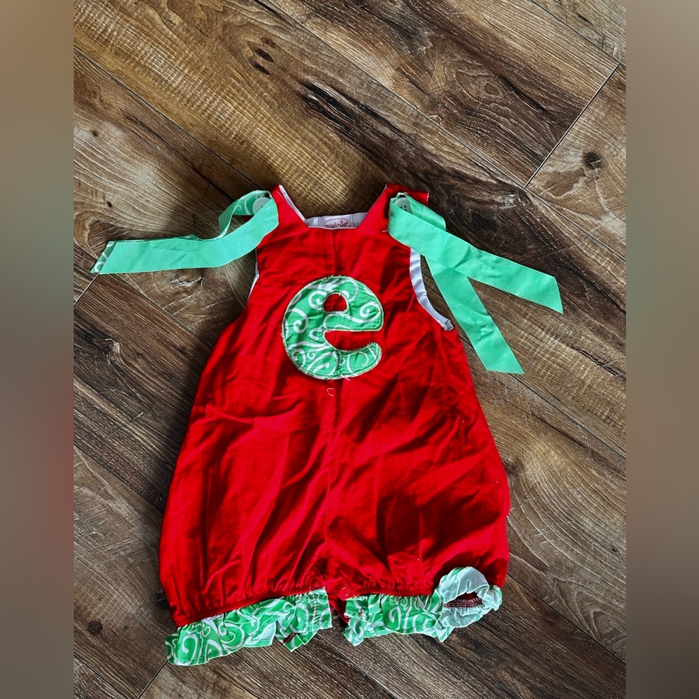 Mudpie size 0-6 months letter e romper